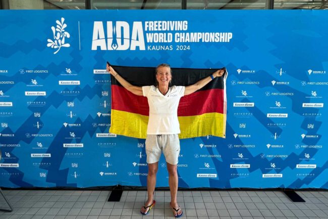 Heike-Weltrekord Heike Schwerdtner Weltrekord Statik - AIDA Deutschland e.V.