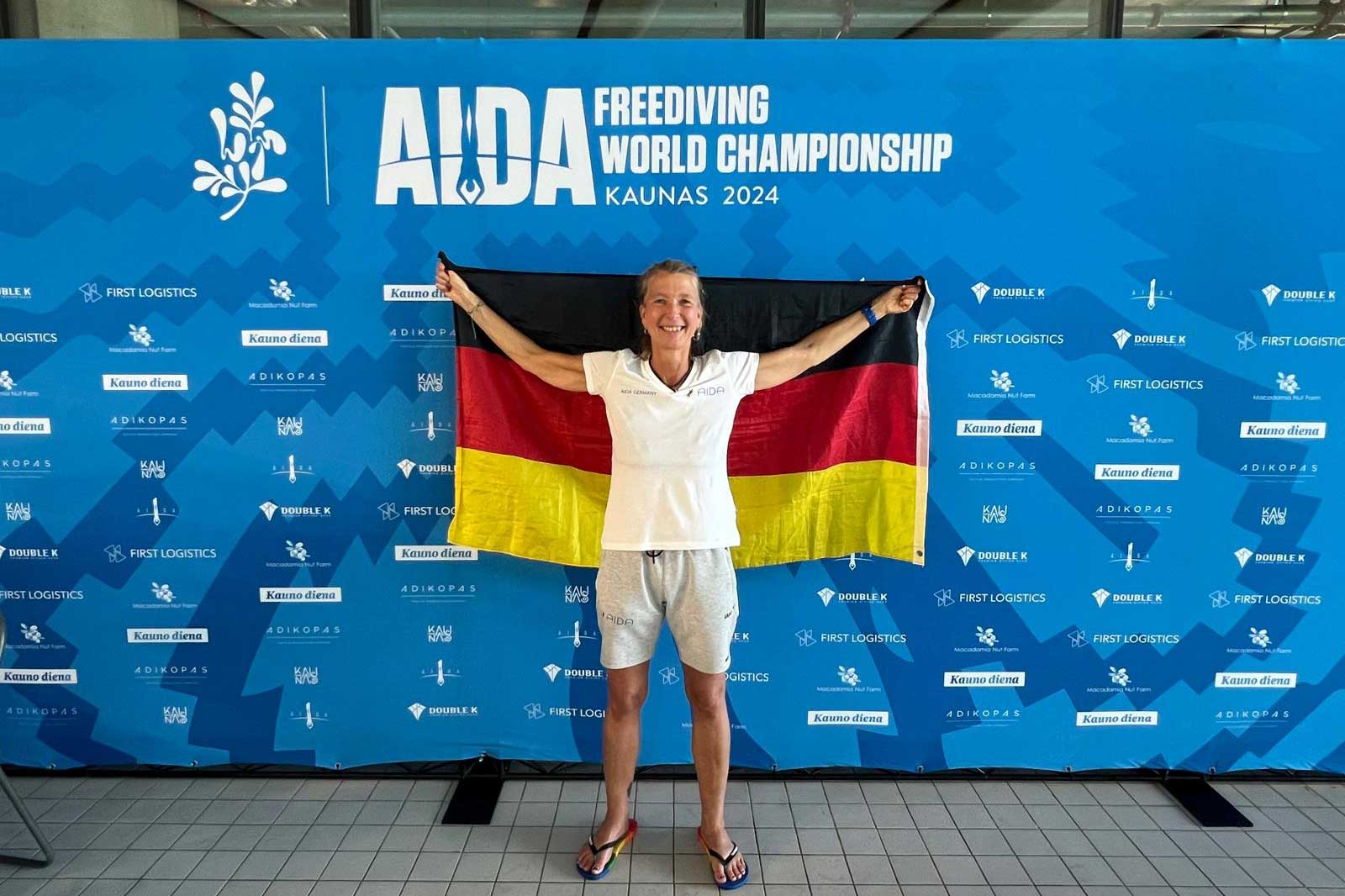 Heike Schwerdtner Weltrekord Statik - AIDA Deutschland e.V.